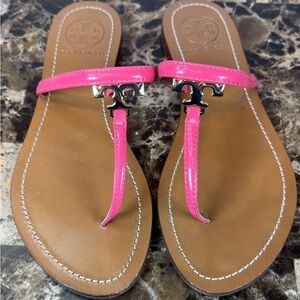 Tory Burch T Logo Flip Flop Sandals Pink Strap And Brown Sole